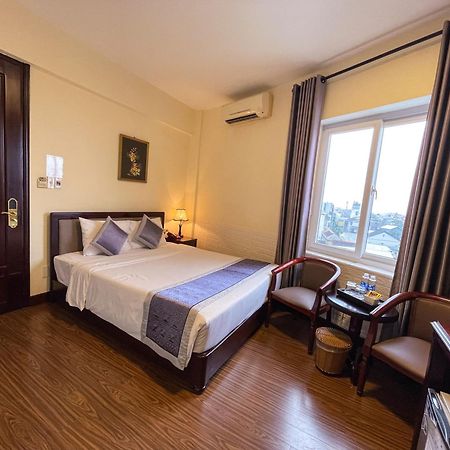 Baly Hotel Hue Exterior photo