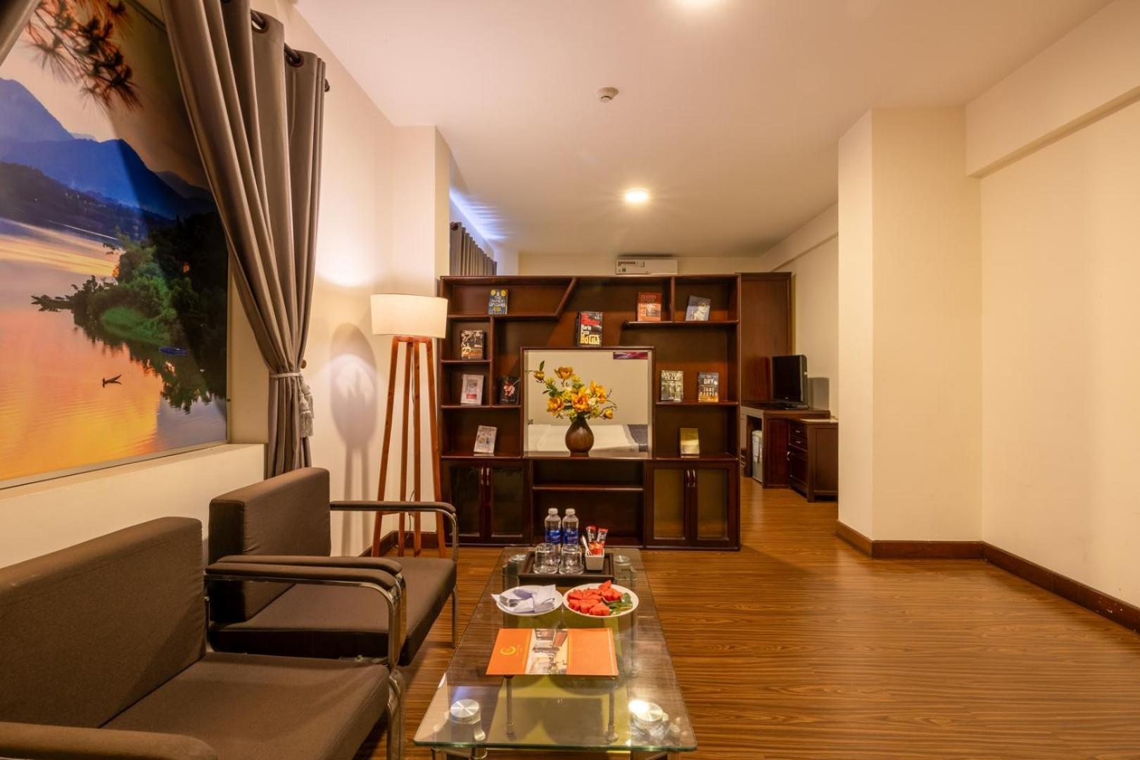 Baly Hotel Hue Exterior photo