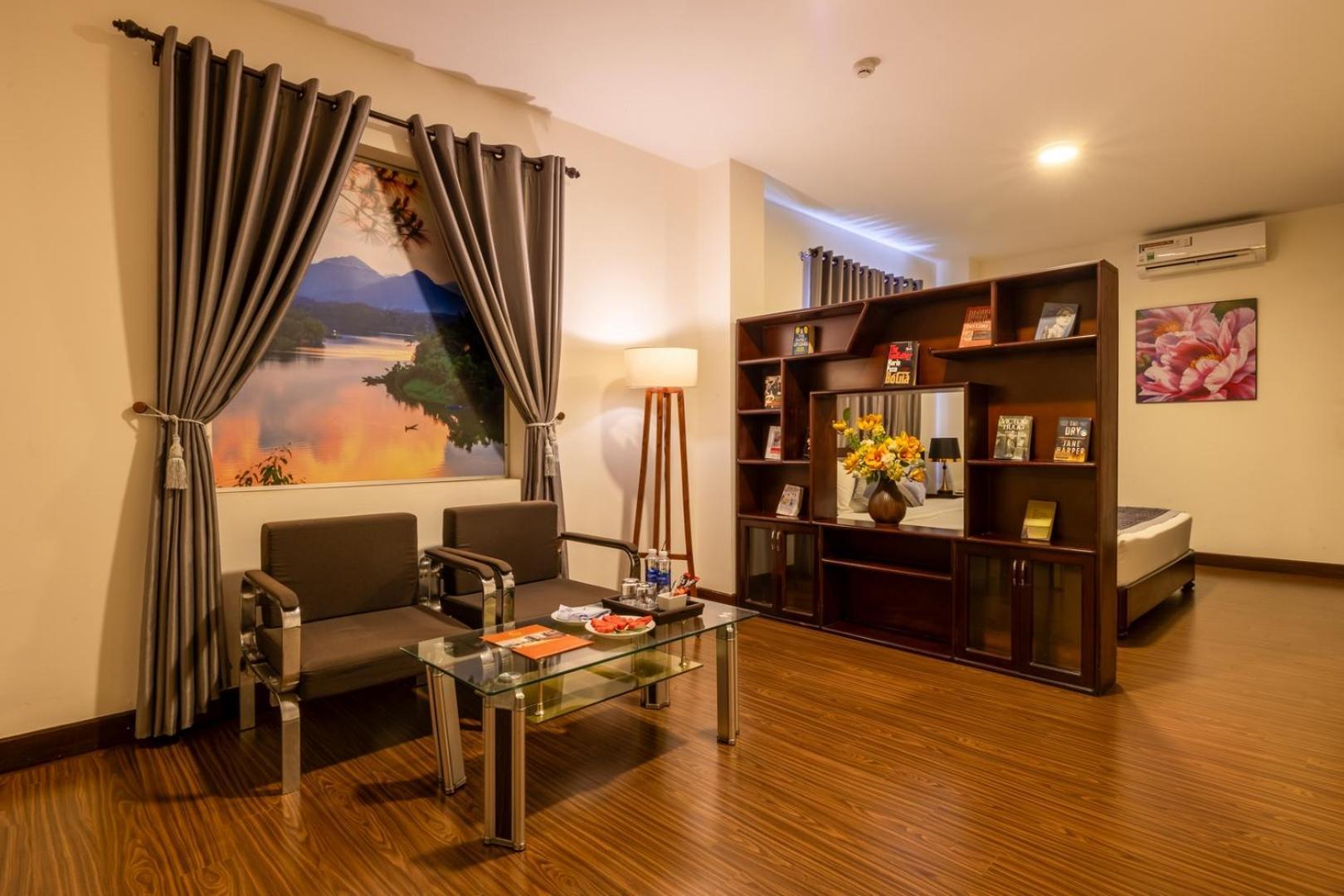 Baly Hotel Hue Exterior photo