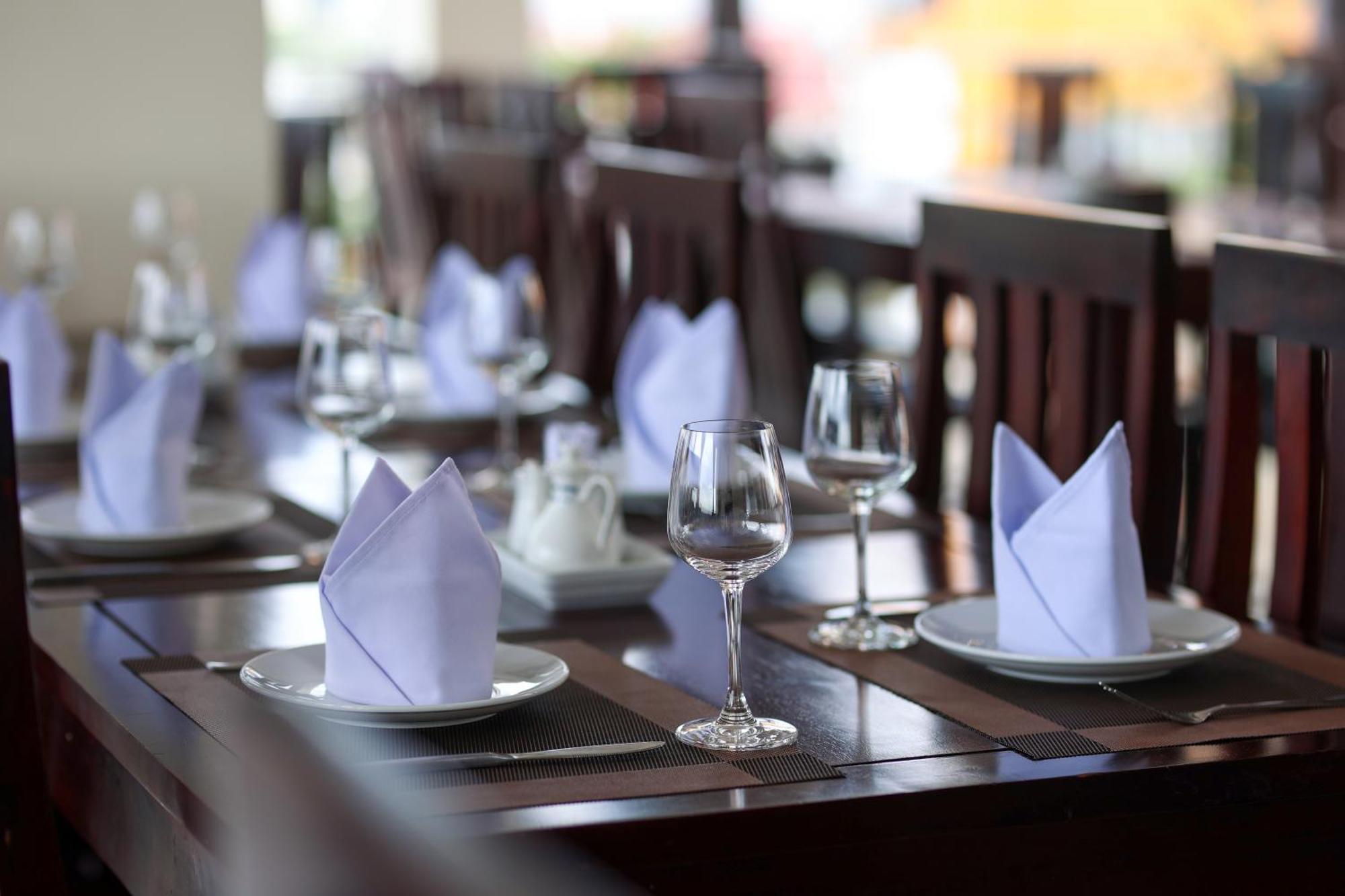 Baly Hotel Hue Exterior photo
