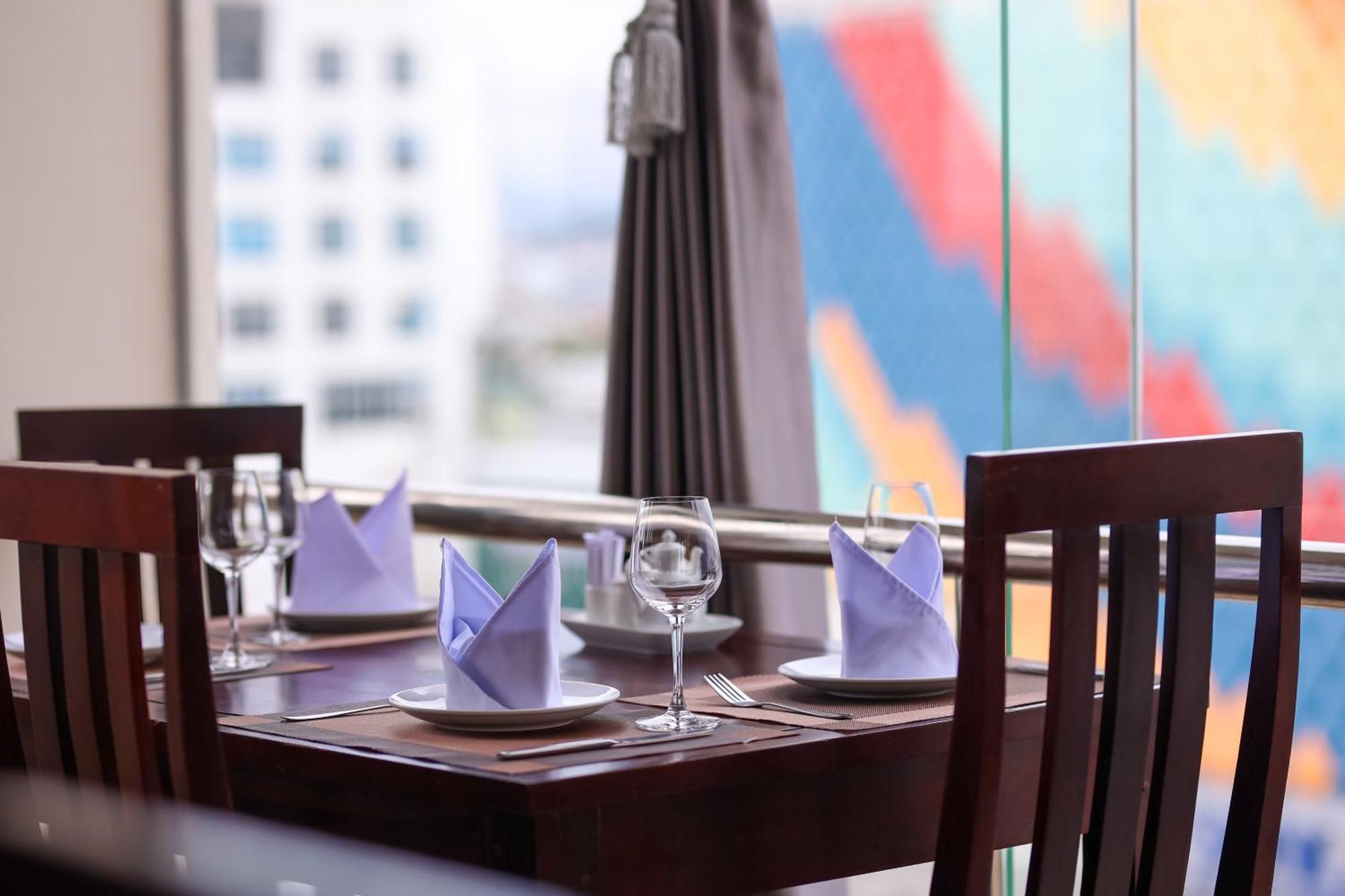 Baly Hotel Hue Exterior photo