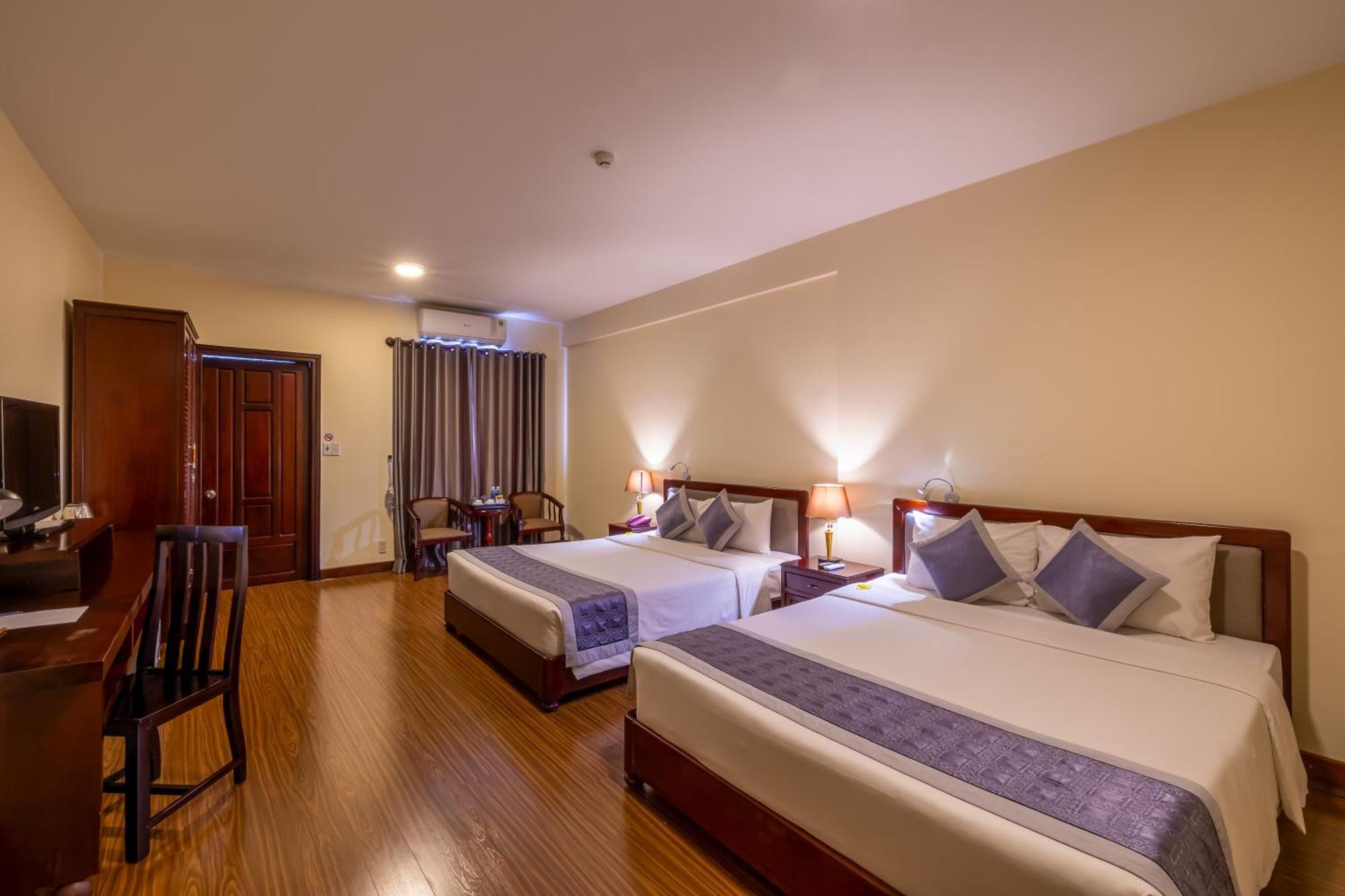 Baly Hotel Hue Exterior photo
