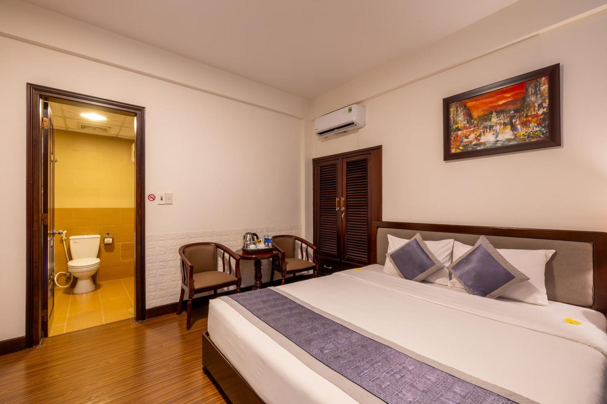 Baly Hotel Hue Exterior photo
