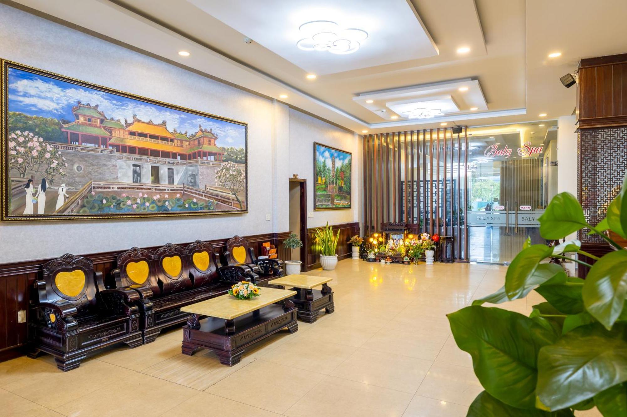 Baly Hotel Hue Exterior photo