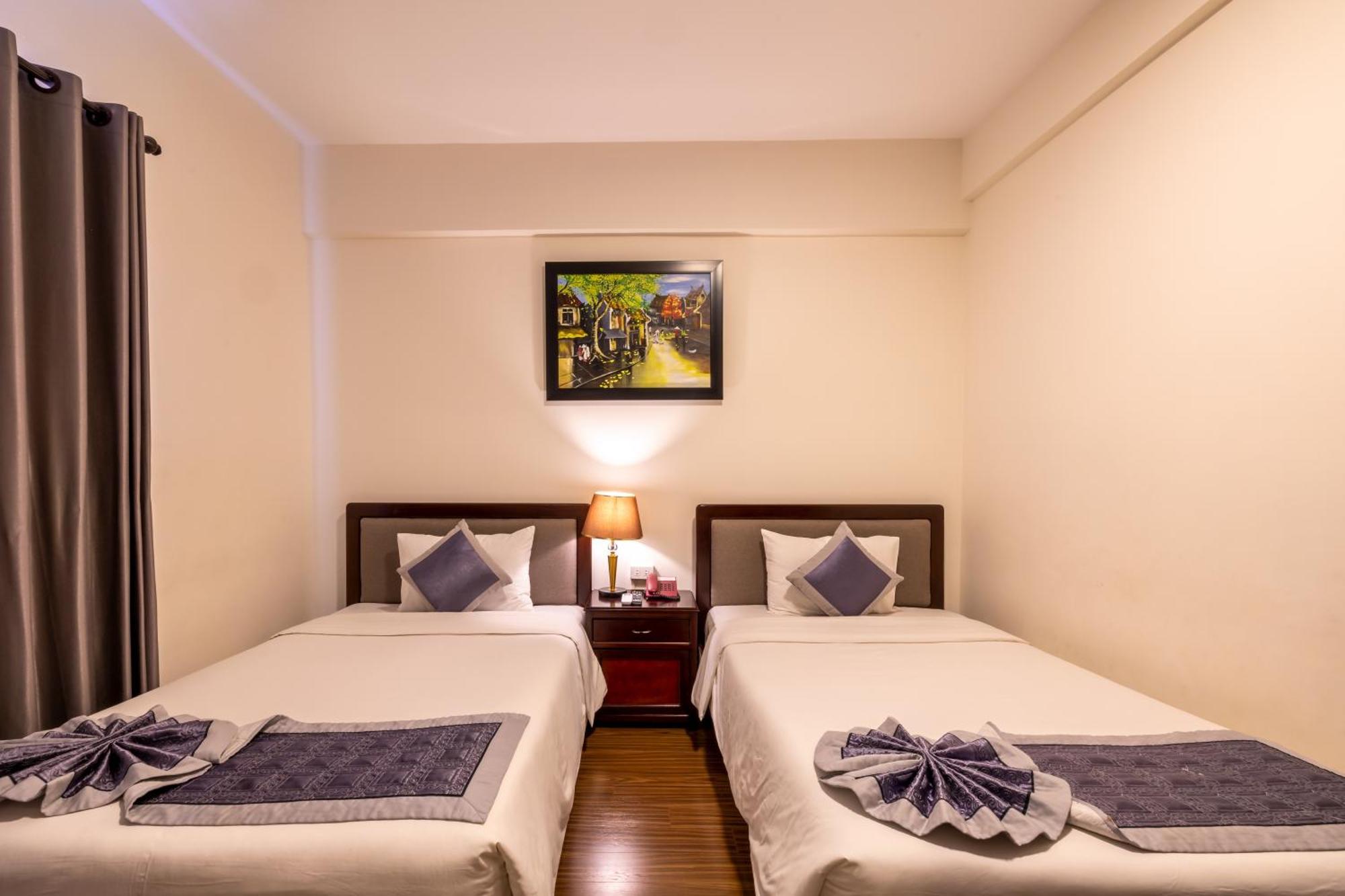 Baly Hotel Hue Exterior photo