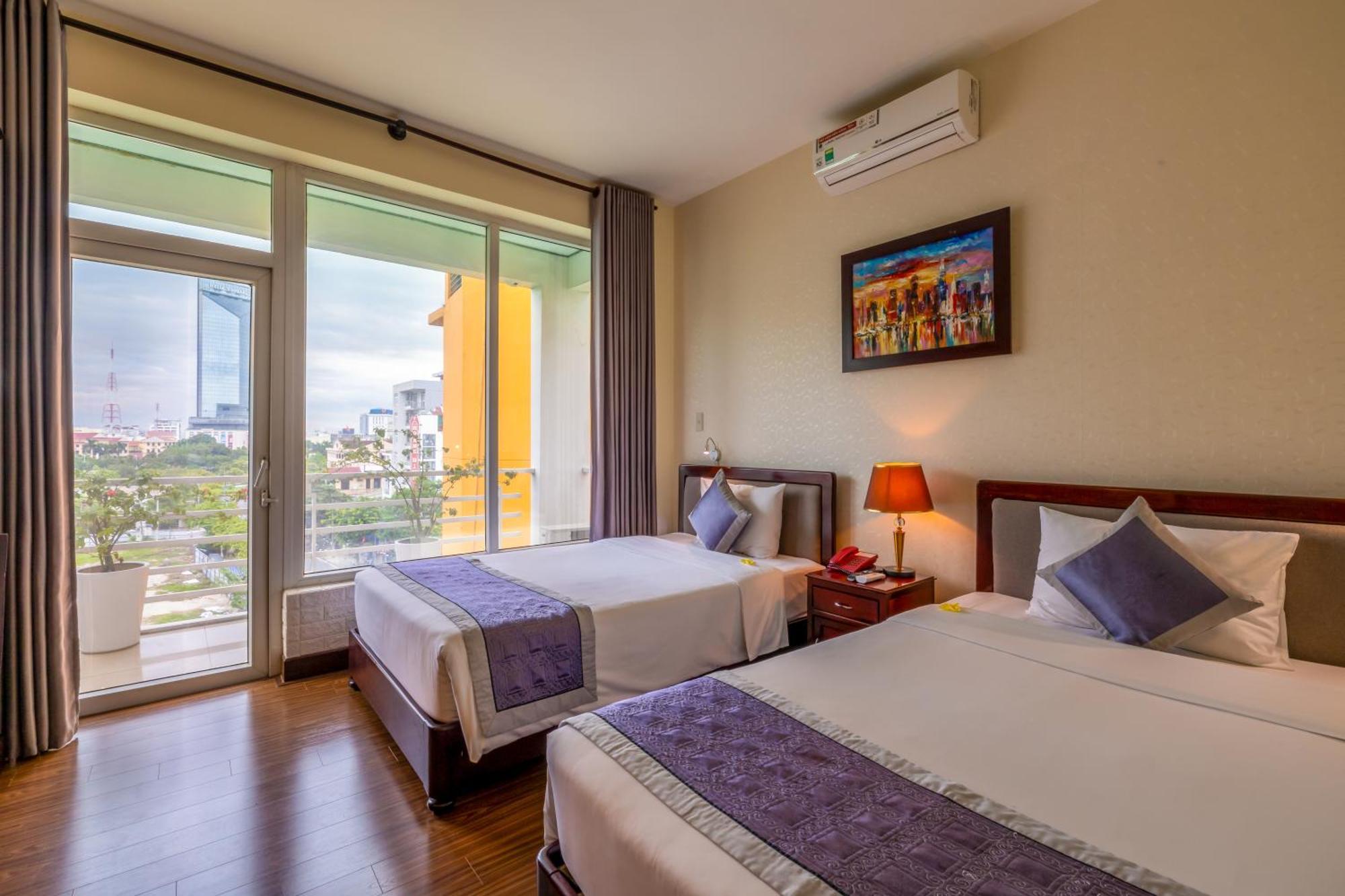 Baly Hotel Hue Exterior photo