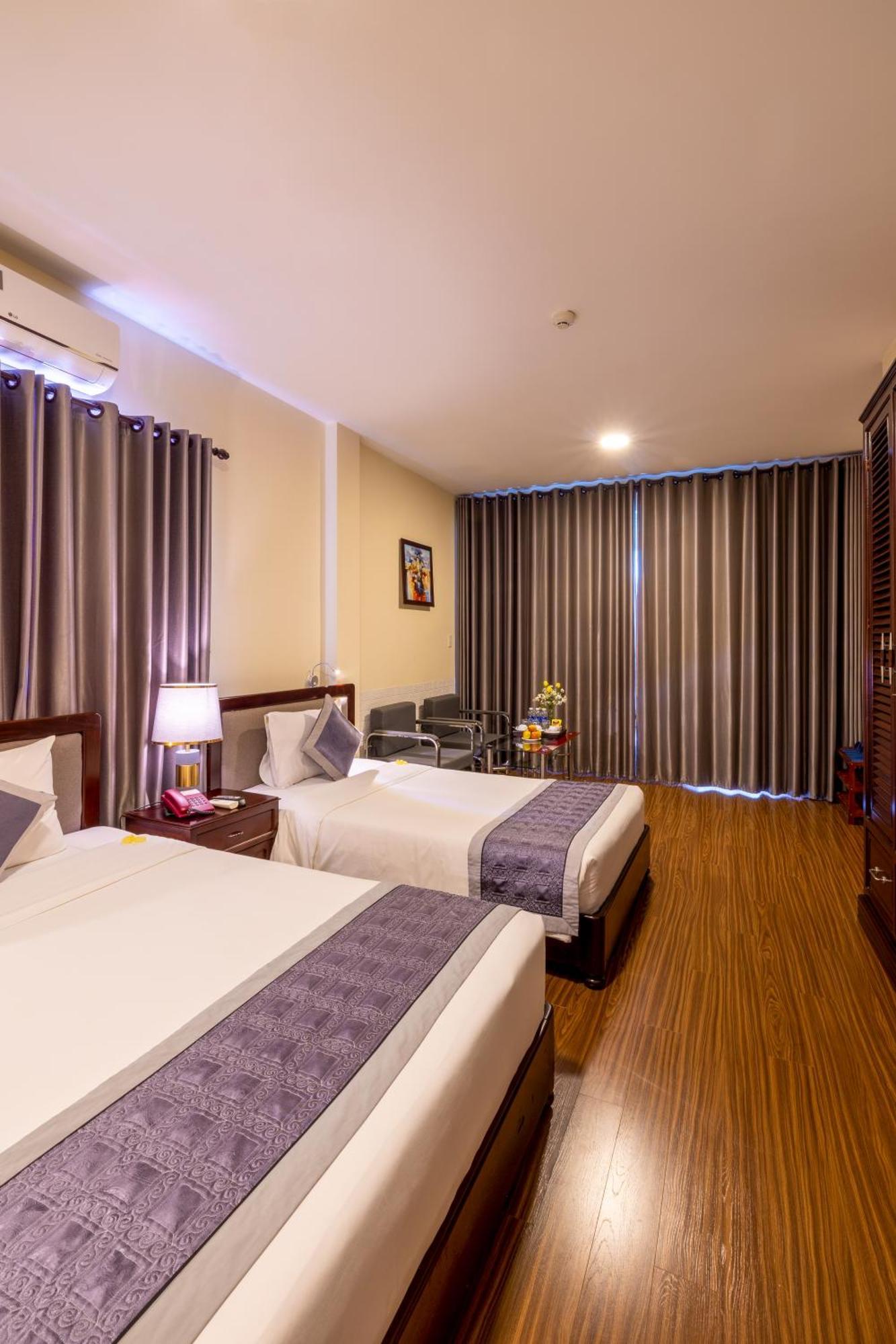 Baly Hotel Hue Exterior photo